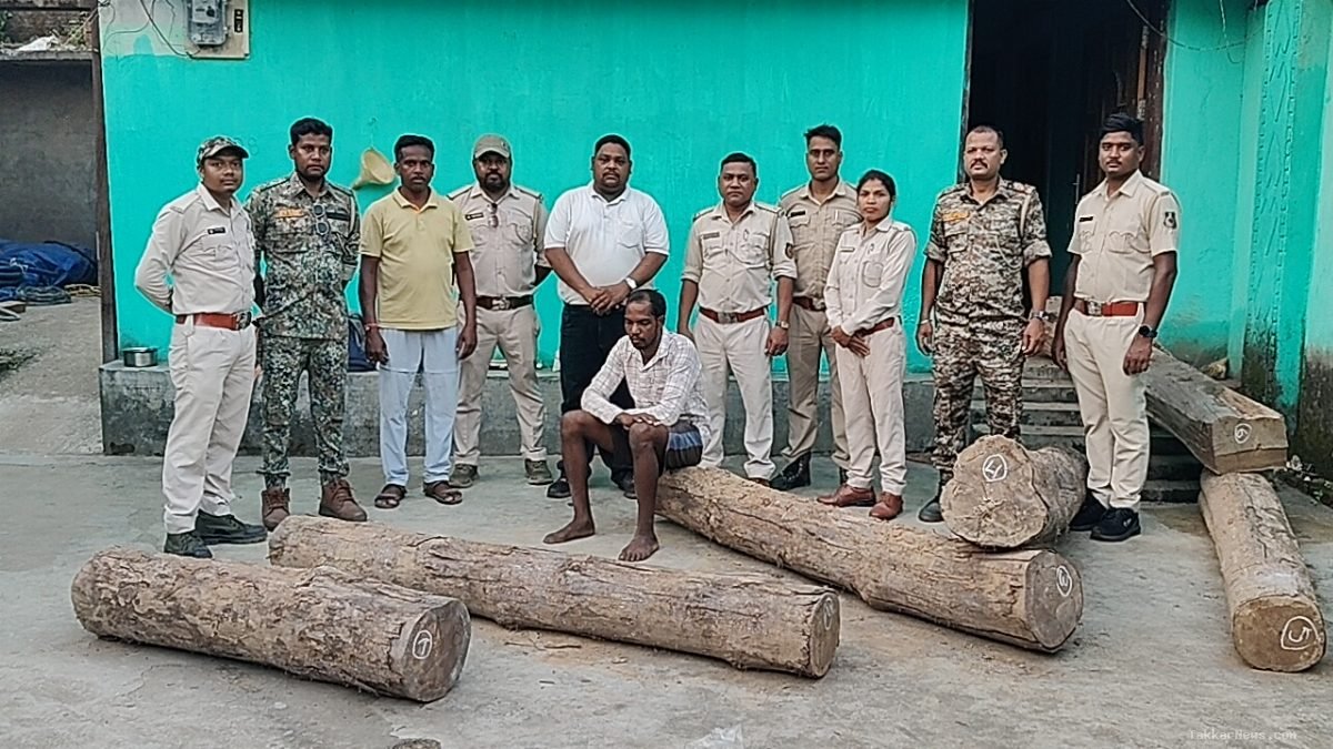 ग्राम भगोरा के रिहायशी मकान में चल रहा था सागौन कटाई का अवैध खेल, उड़नदस्ता ने रंगे हाथ दबोचा..