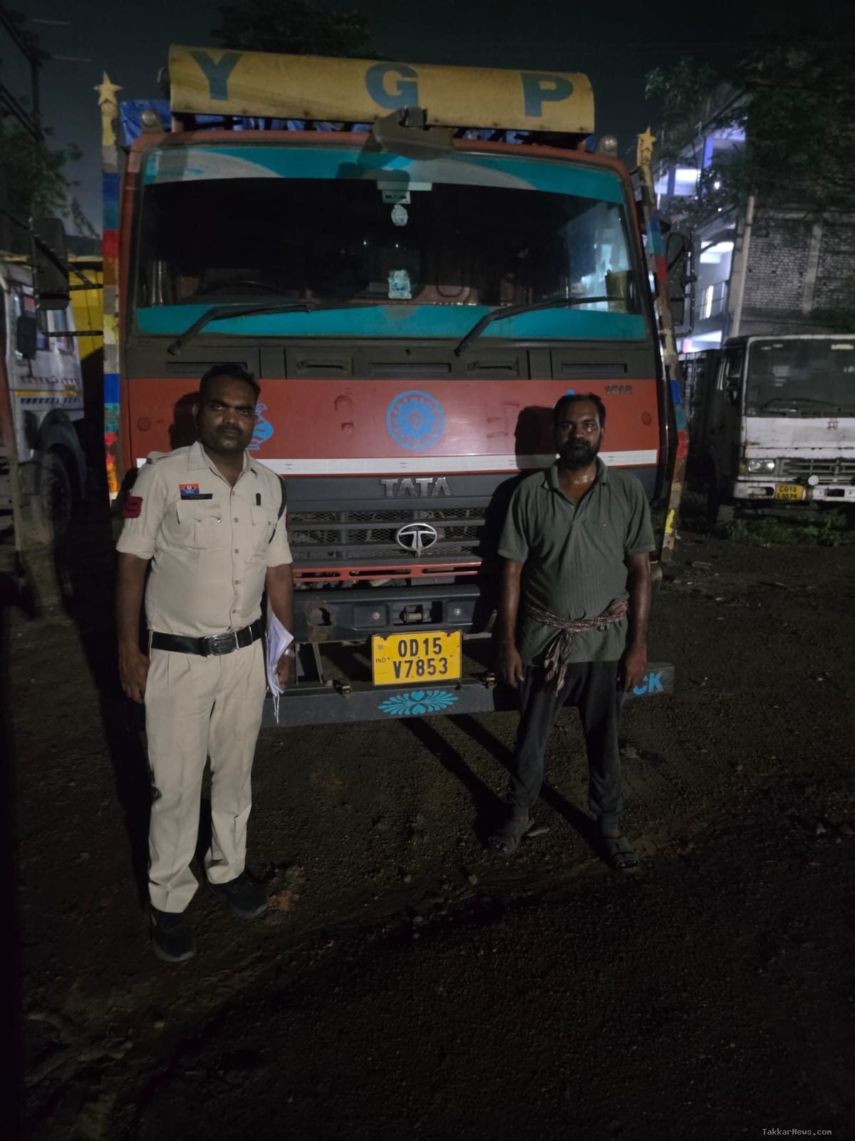 रायगढ़ में ‘ऑपरेशन प्रहार’ का बड़ा एक्शन: 14 टन अवैध स्क्रैप से लदा माजदा वाहन जब्त, ओडिशा से लाकर स्थानीय प्लांट में खपाने की फिराक में था तस्कर..